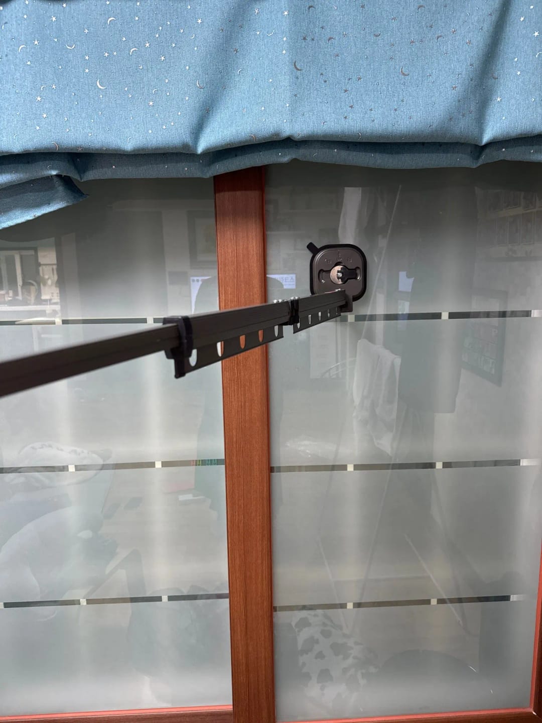 Customer photo review of Flowi™ Suction Clothes Hanger