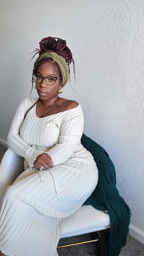 Customer photo review of Bedelia Long Sleeve Ribbed Midi Dress
