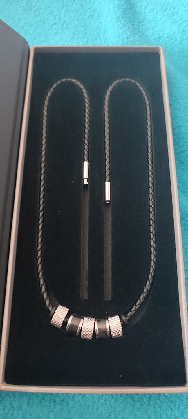 Customer photo review of Lederhalskette "Solid"