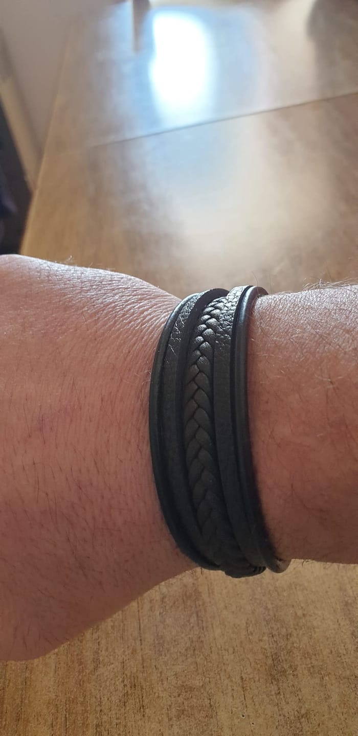 Customer photo review of Lederarmband "Braid"