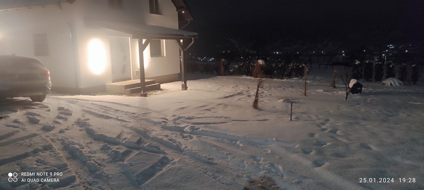 Customer photo review of Bara Luminoasa LED Exterior IP65 220V