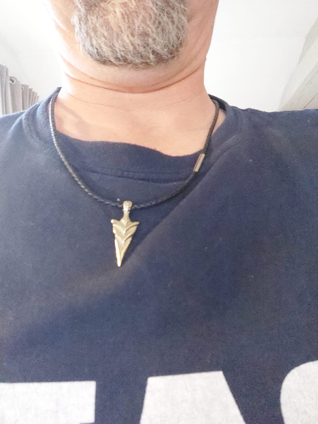Customer photo review of Lederhalskette "Arrow"