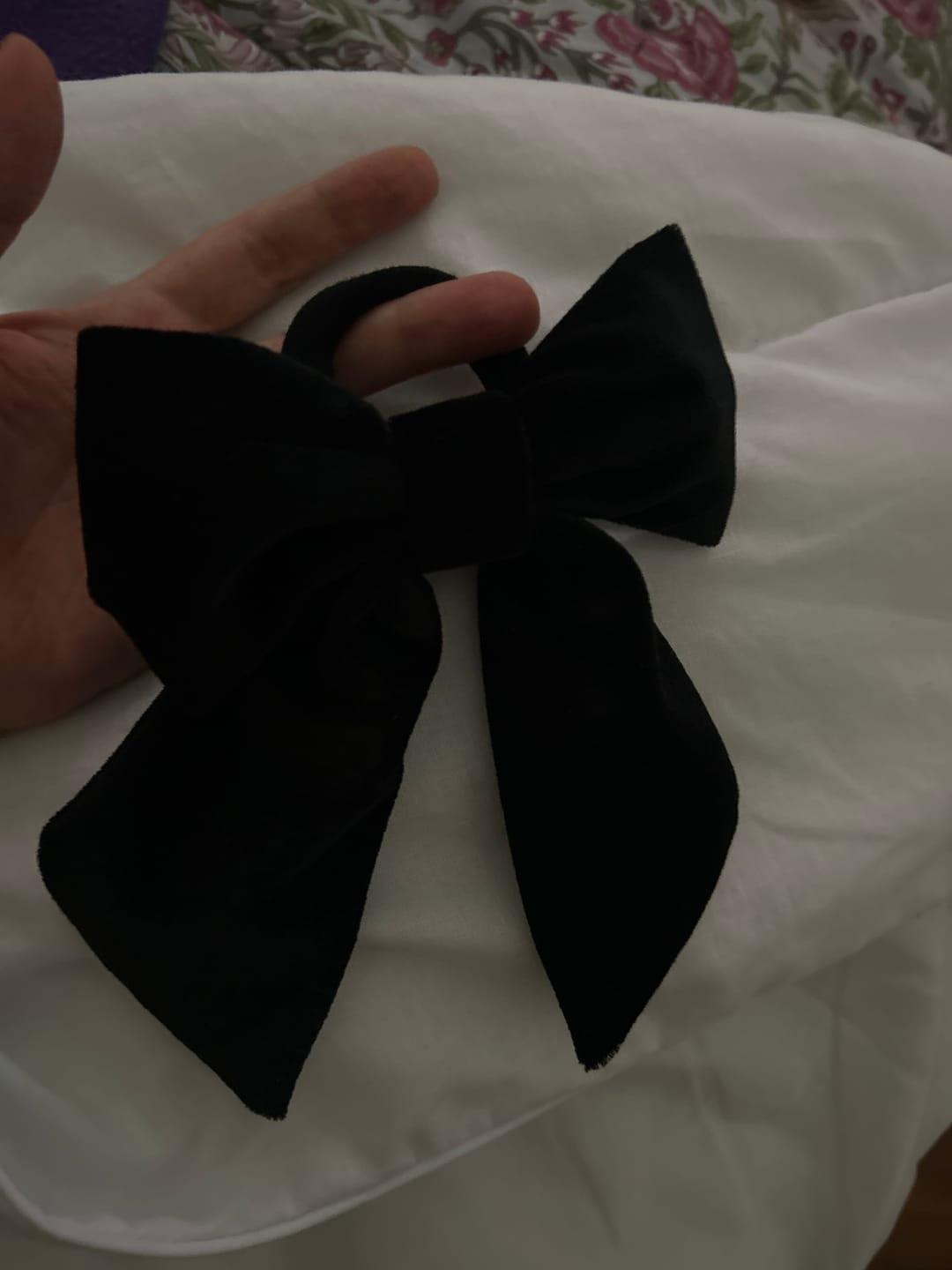 Customer photo review of MOÑO - MINI LARGE VELVET BOWS
