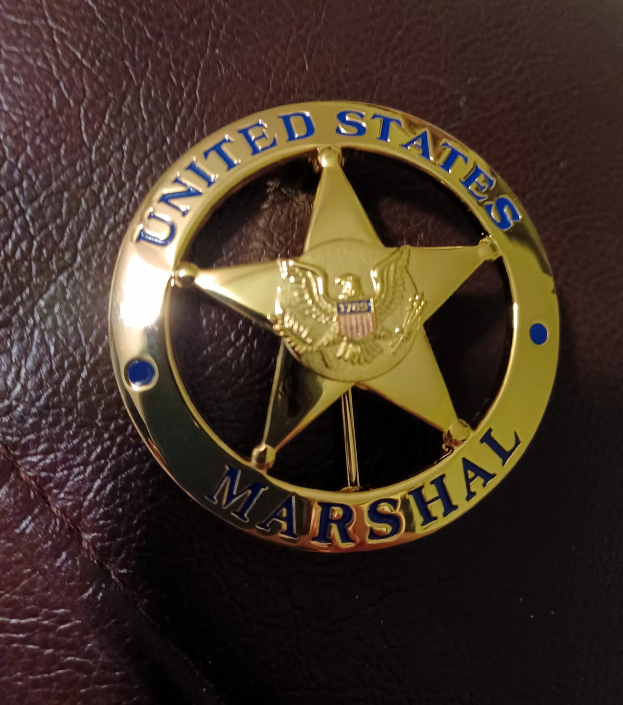 Customer photo review of US Federal Court Law Enforcement Marshal Gold Badge Replica Movie Props