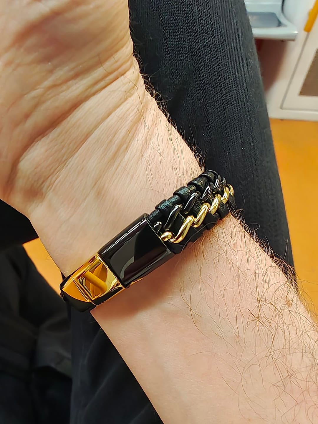 Customer photo review of Lederarmband "Steel"
