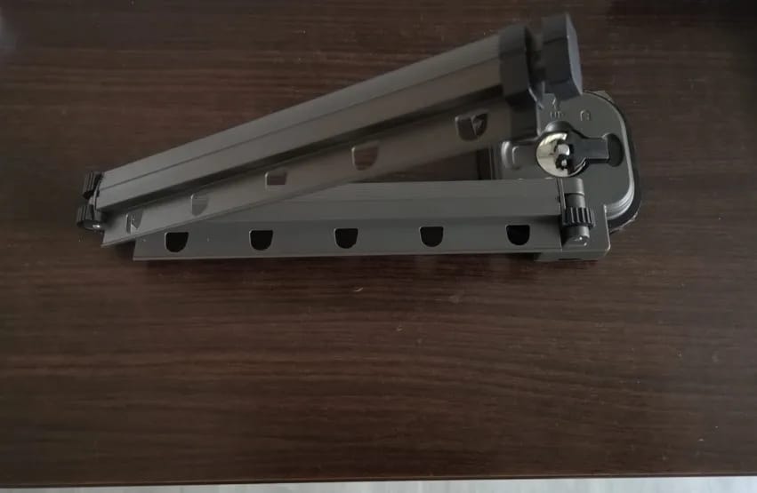 Customer photo review of Flowi™ Suction Clothes Hanger