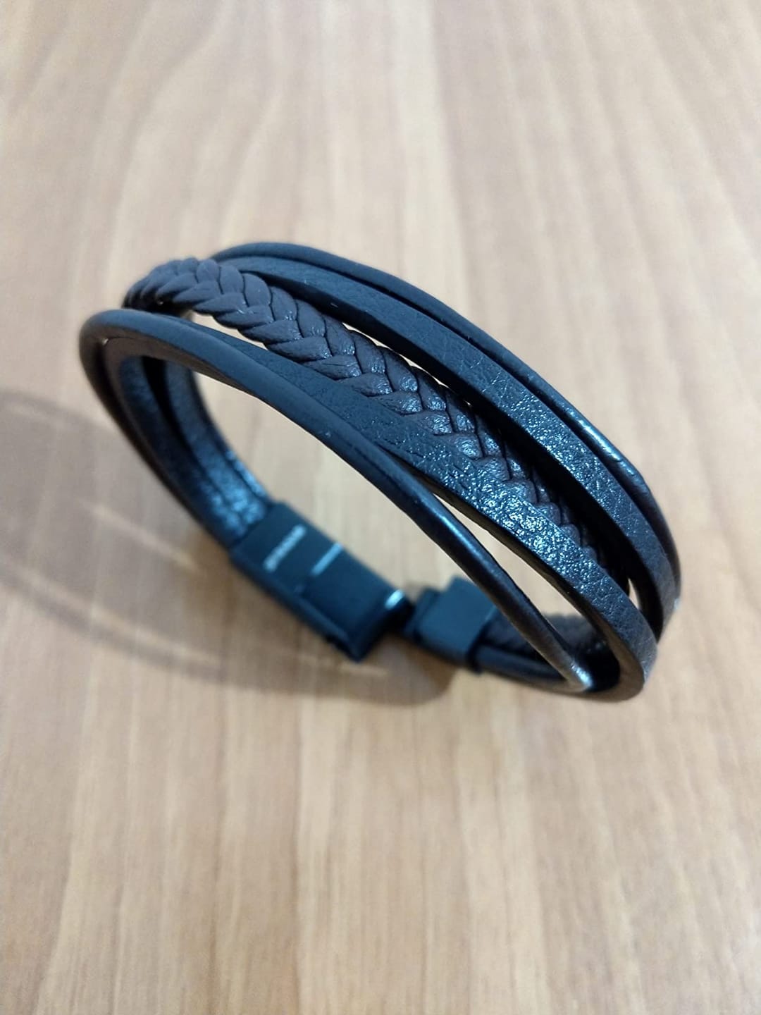 Customer photo review of Lederarmband "Braid"