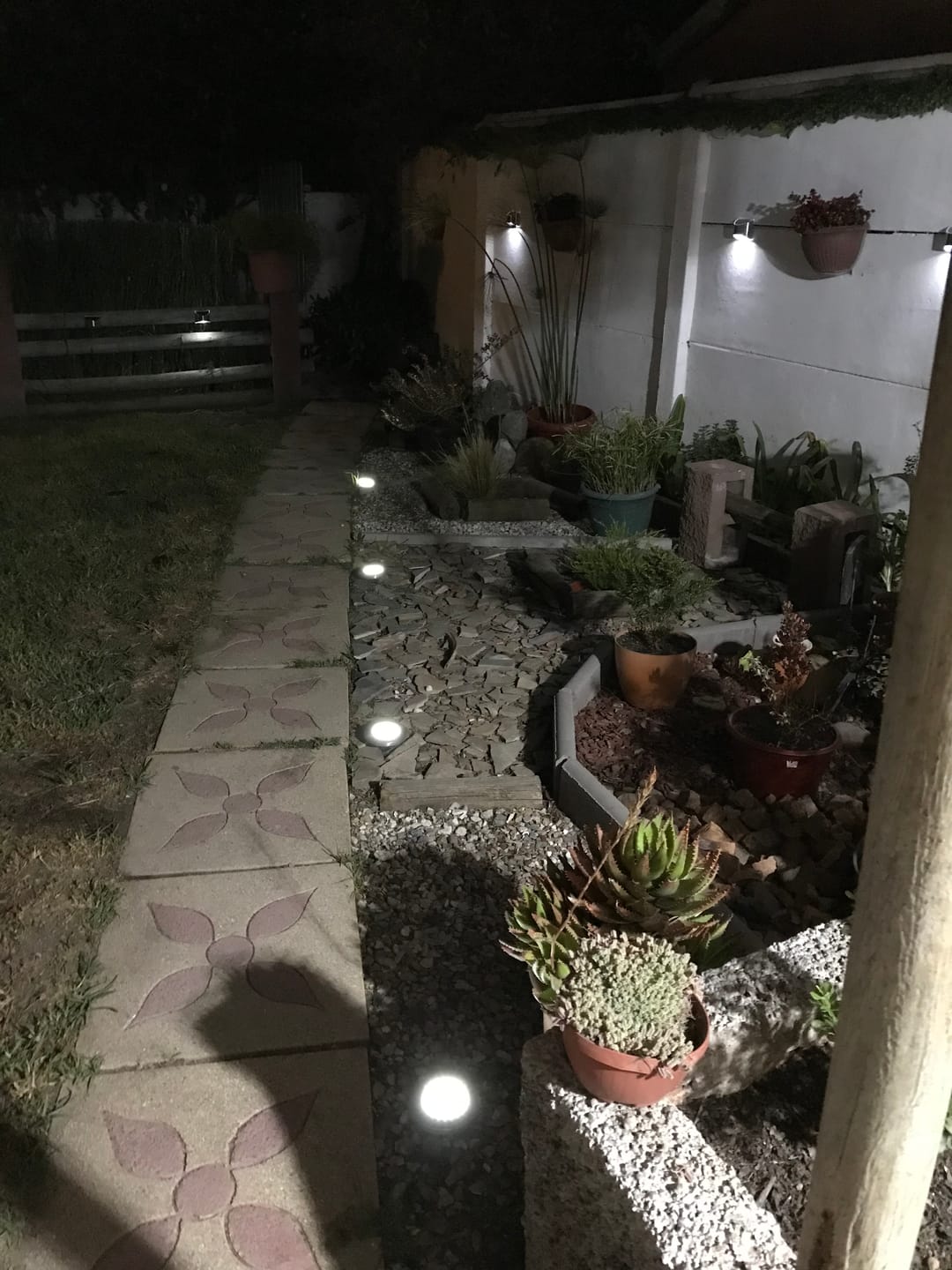 Customer photo review of Estacas Acero Inoxidable - 4 Un. Luz Cálida/Fría IP65 12 cm Diámetro