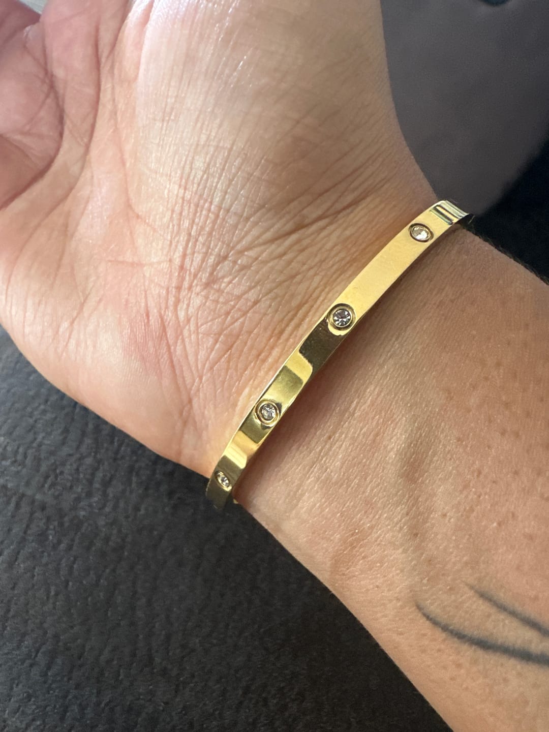 Customer photo review of IT’S DESIGNER BRACELETS | Tarnish Free | Stainless Steel | Bracelet (1 piece)