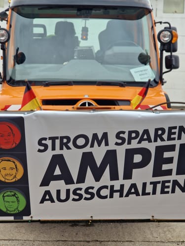 Customer photo review of BANNER / PVC-PLANE 2m x 1m • STROM SPAREN, AMPEL AUSSCHALTEN!