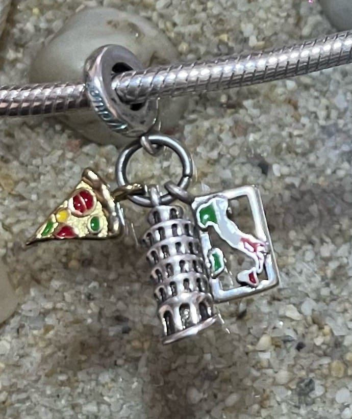 Customer photo review of Charm Torre de Pizza