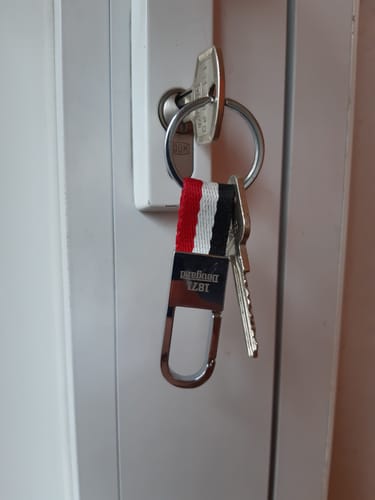 Customer photo review of Exklusiver Karabiner mit Schlüsselring / exclusive key band in white gift box