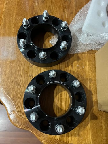 Customer photo review of 4PCS Hub Centric Wheel Spacers 1.5 Inch 6x5.5" 93.1mm For 2013-2022 Ford Ranger 2021-2025 Bronco