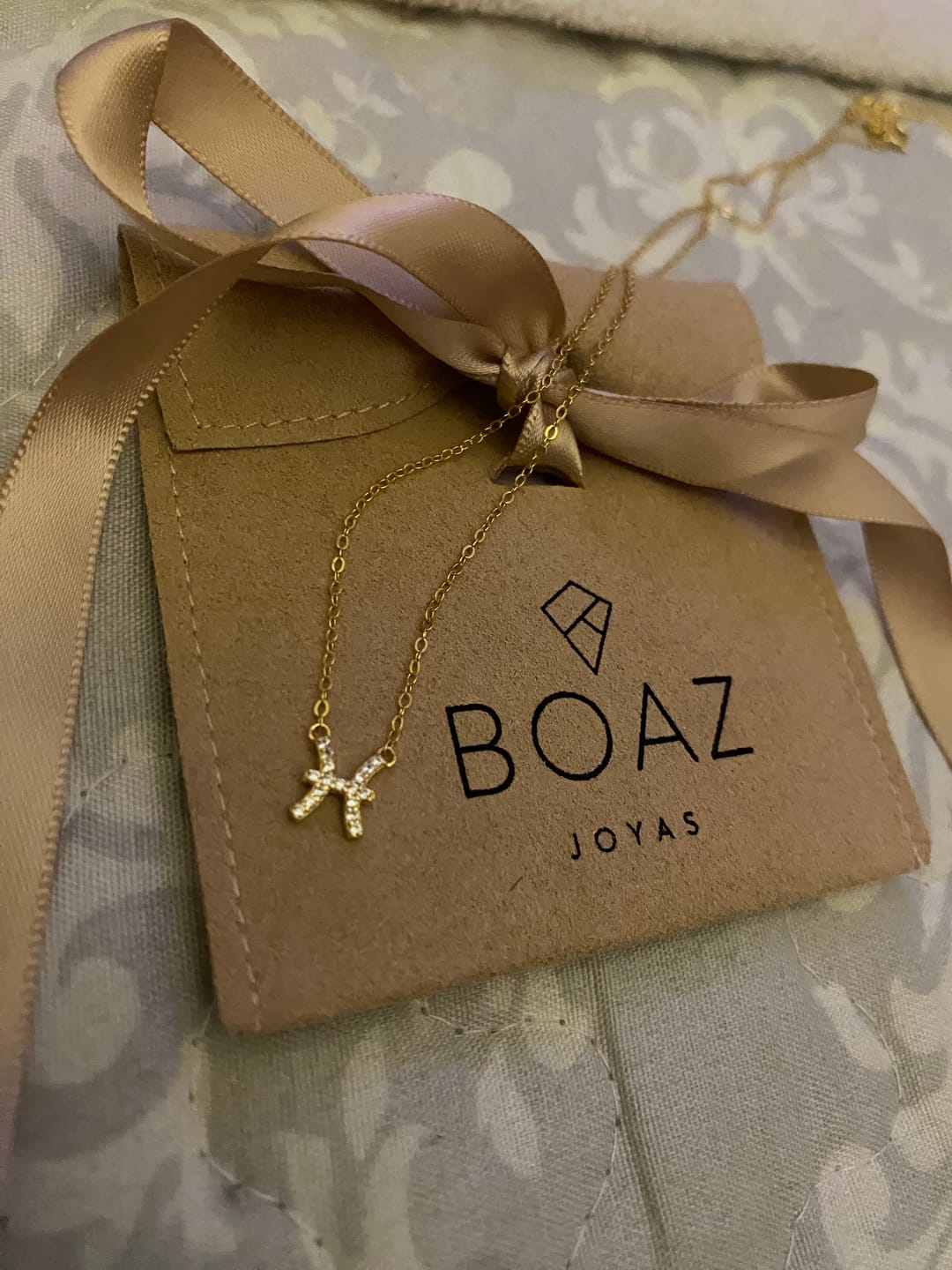 Customer photo review of COLLAR ZODIAC BAÑADO EN ORO
