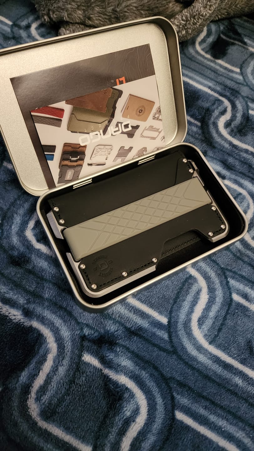 Customer photo review of D01 DAPPER™ BIFOLD WALLET - SPECIAL EDITION - SLATE GREY