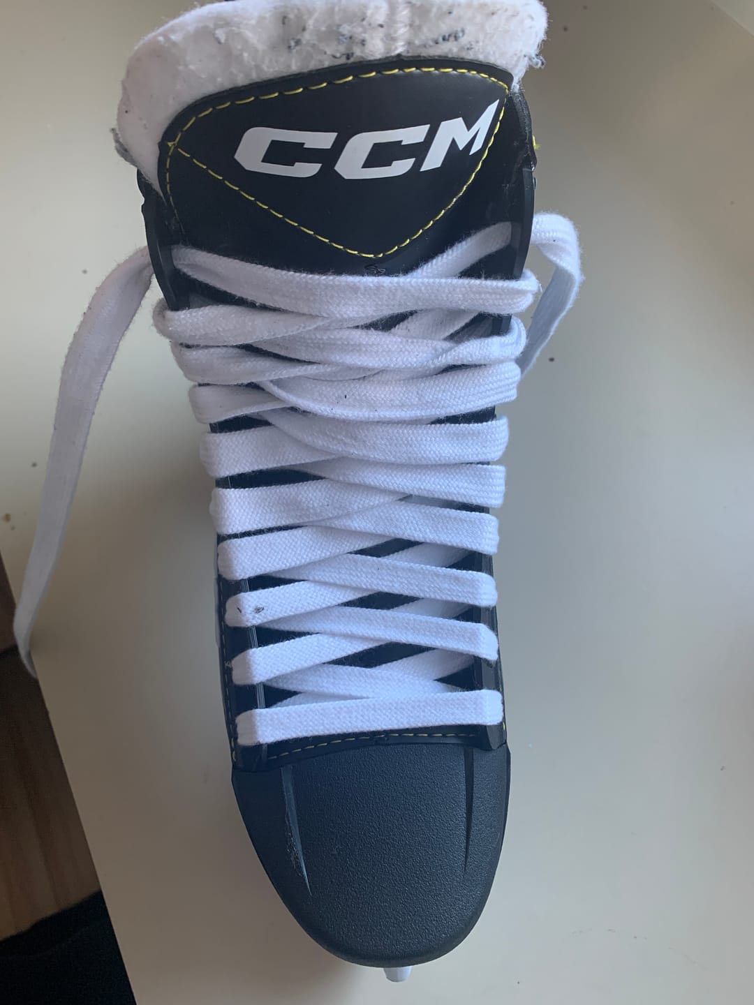 Customer photo review of WHITE NON-WAXED HOCKEY REFEREE LACES