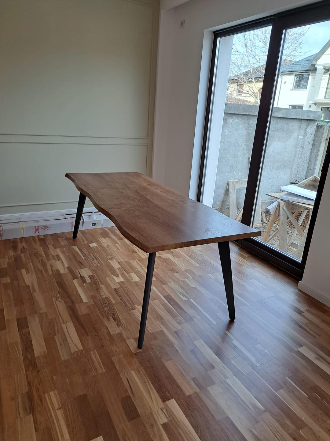 Customer photo review of Masa extensibila DICKSON, stejar natural/negru, 150/210x90x75 cm