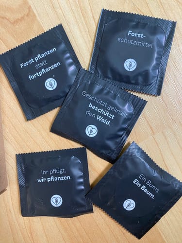 Customer photo review of Releaf | Baumpflanzende Kondome