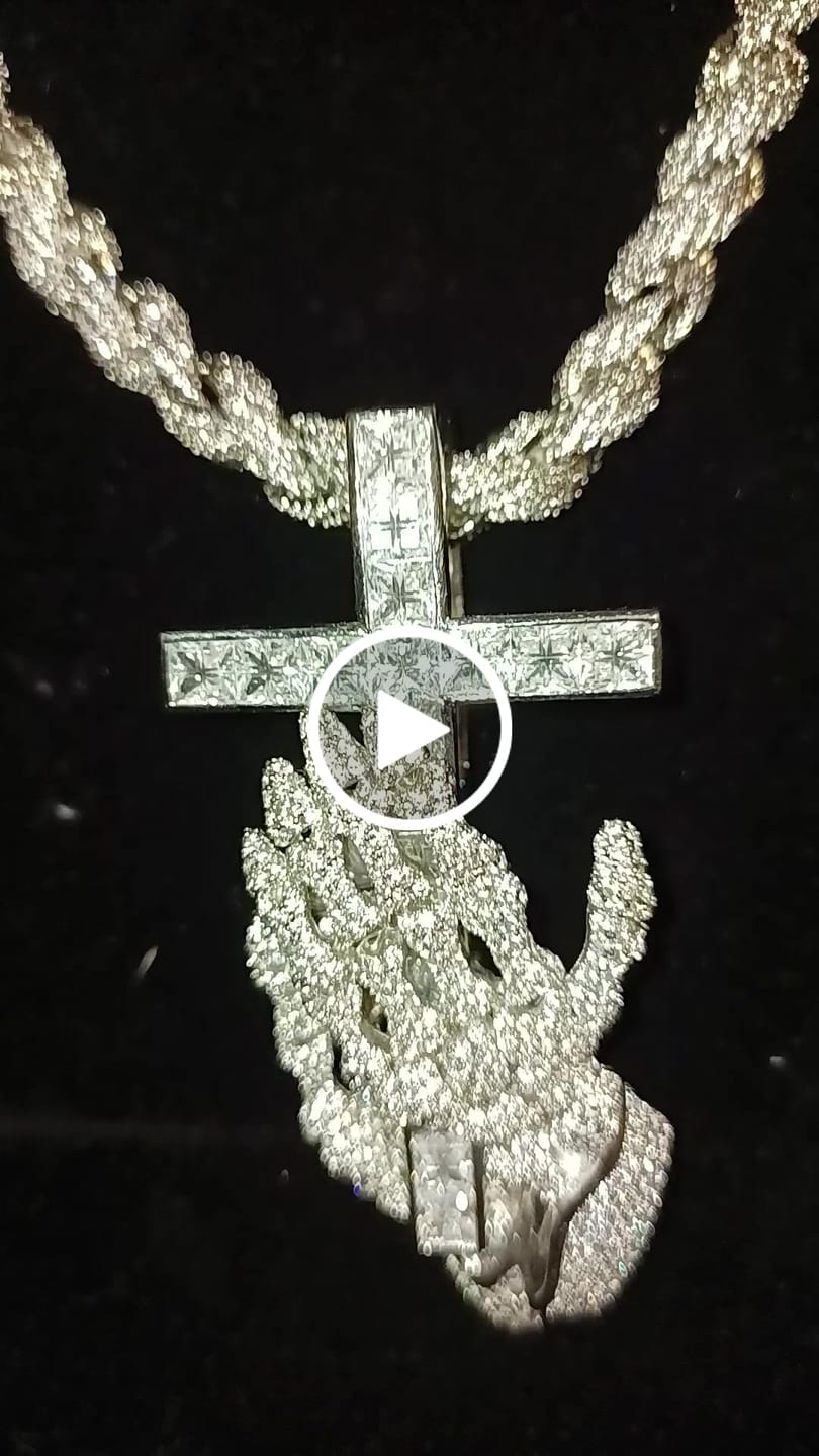 Customer video review of 8mm Premium Thick Iced Out Rope Chain