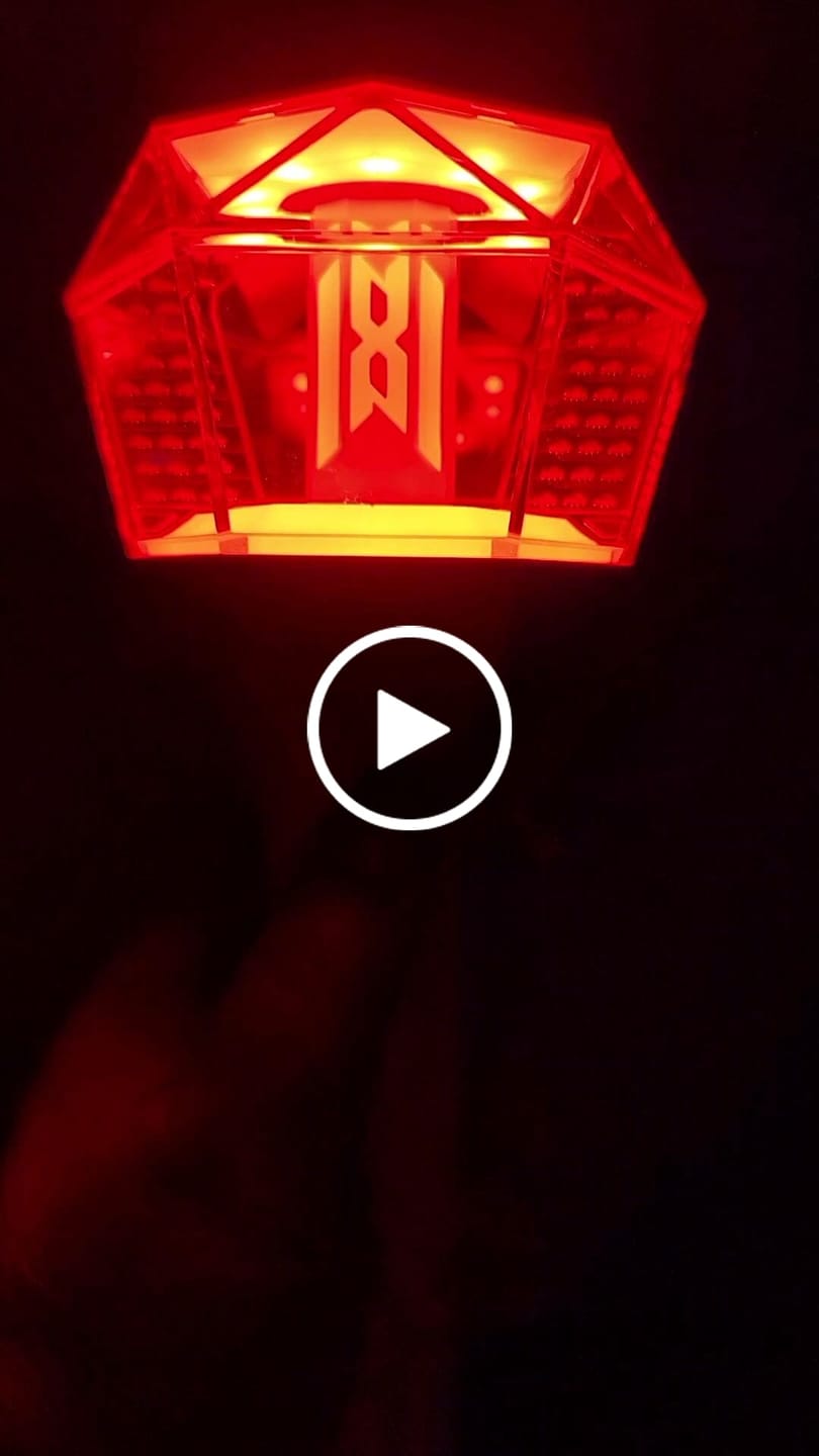 Customer video review of MONSTA X - OFFICIAL LIGHT STICK VER.3