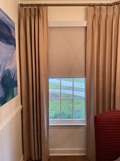 Customer photo review of SmartWings Motorized Roller Shades 100% Blackout Vigor