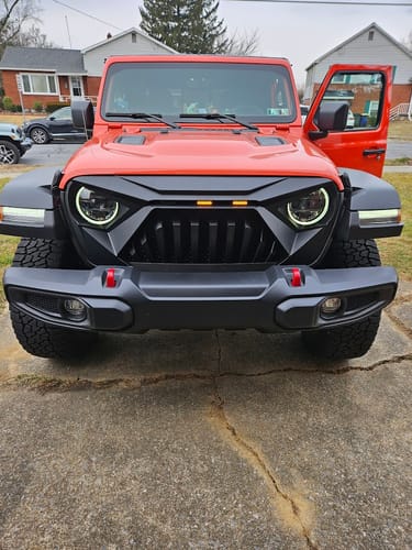 Customer photo review of Goliath Grille w/ Amber LED Running Lights for 18-23 Jeep Wrangler JL & Gladiator JT - Matte Black
