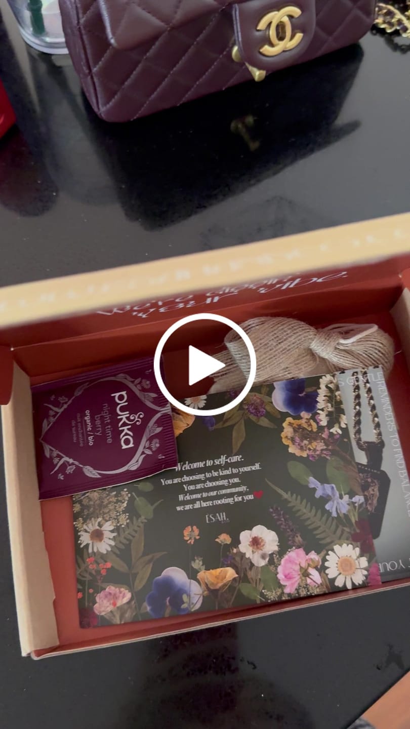 Customer video review of MANIFEST Affirmation Pendant Necklace