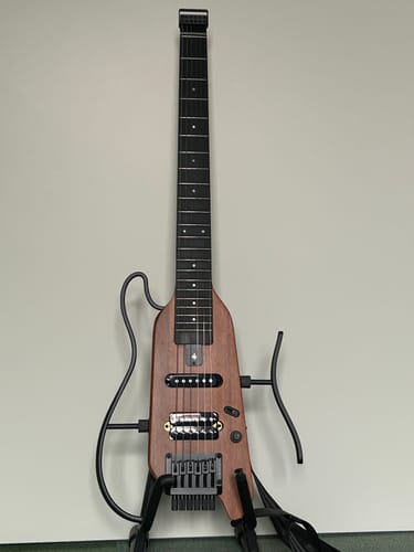 Customer photo review of Donner HUSH-X  E-Gitarre Traveler Gitarre Ultra-Light für Unterwegs