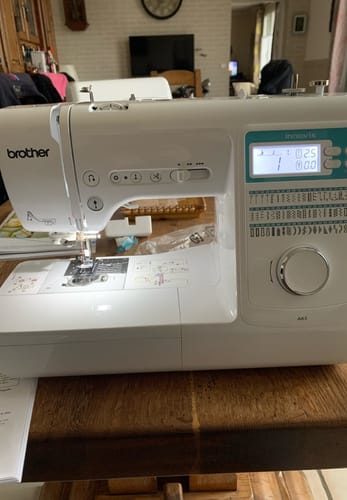 Veronique T. review of BROTHER Innovis A80 image 1 out of 1