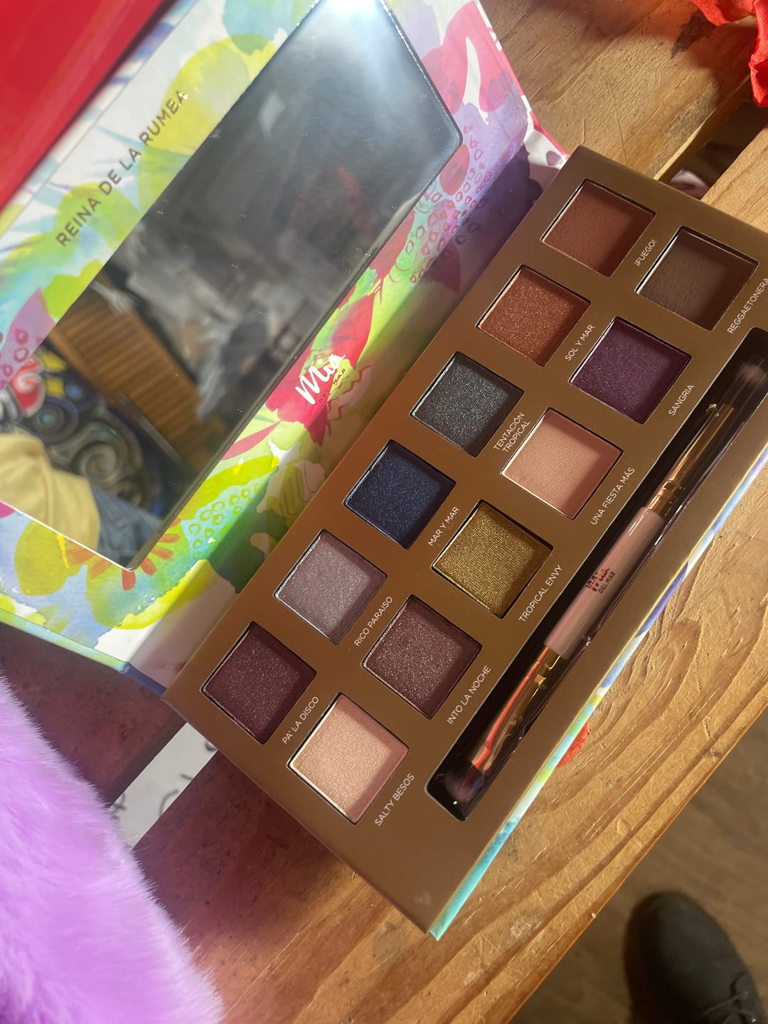 Customer photo review of Mia Del Mar Life Is A Fiesta Eyeshadow Palette - Wholesale 6 Units (SP02)