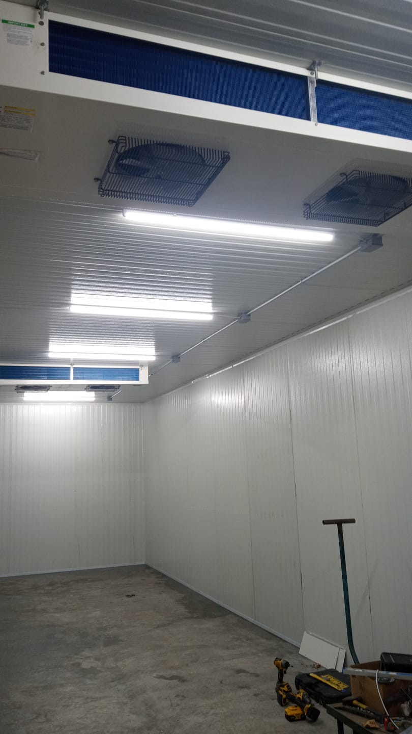 Customer photo review of T8 4ft Integrated LED Tube Light 30W V Shape,  High Output Linkable 4 FT LED Shop Light, Plug and Play, 3900LM, 6500K Clear, Damp Location, For Garage, Workshop, Basement