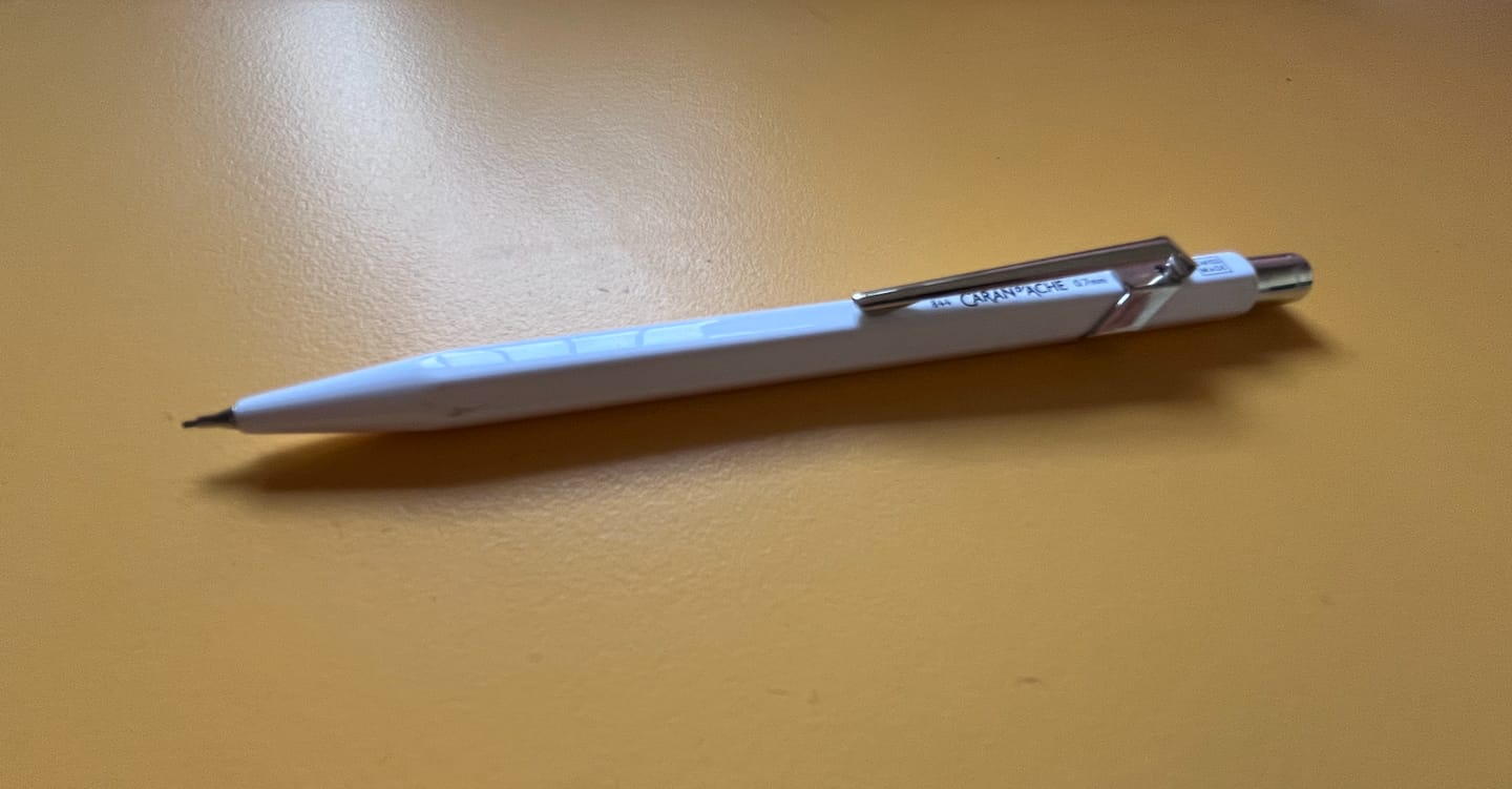 Customer photo review of Caran d'Ache 844 - Portaminas Colores 0,7 mm