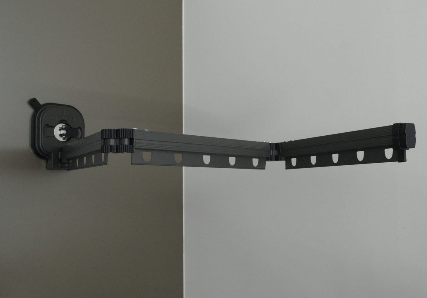 Customer photo review of Flowi™ Suction Clothes Hanger