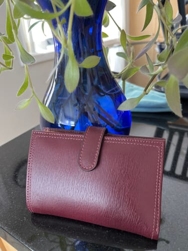 Customer photo review of Madison | Slim Wallet