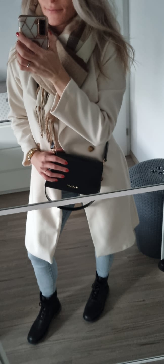 Customer photo review of MANA - BLACK