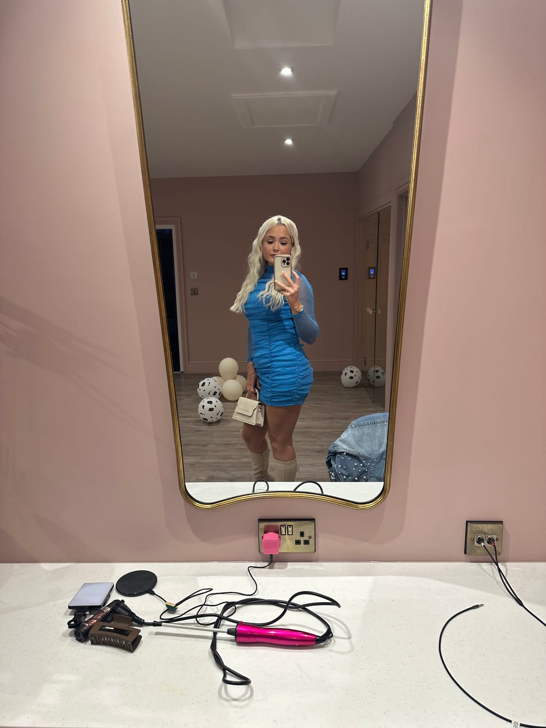 Customer photo review of Easilocks Professional Tape Weft Extensions 20"- 22"
