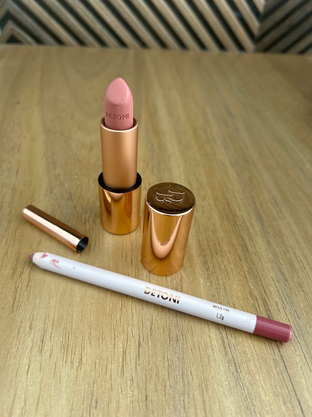 Customer photo review of KIT ICONIC LIPS | 200 NATURAL ROSE