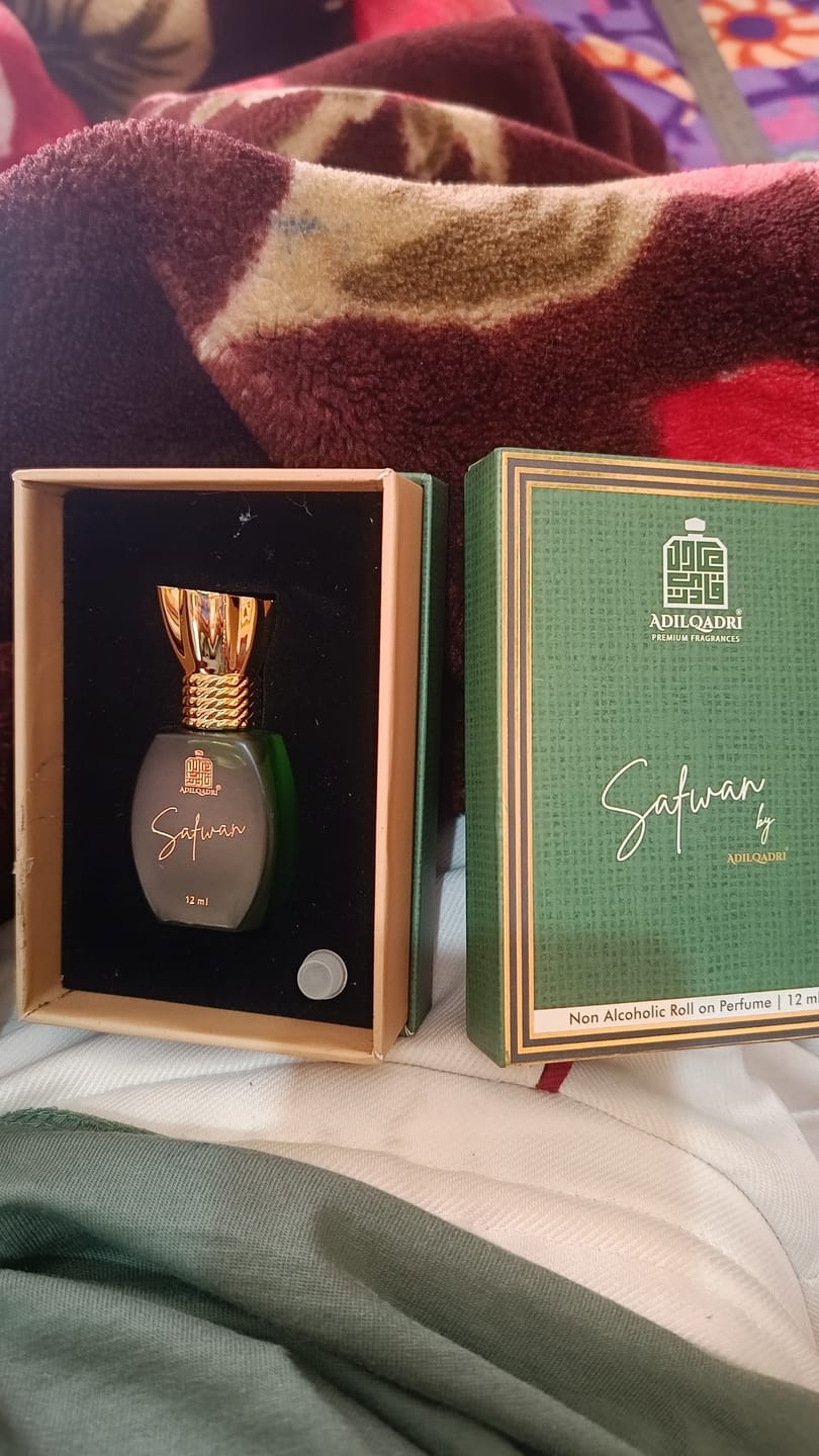 Customer photo review of Safwan Luxury Attar Perfume