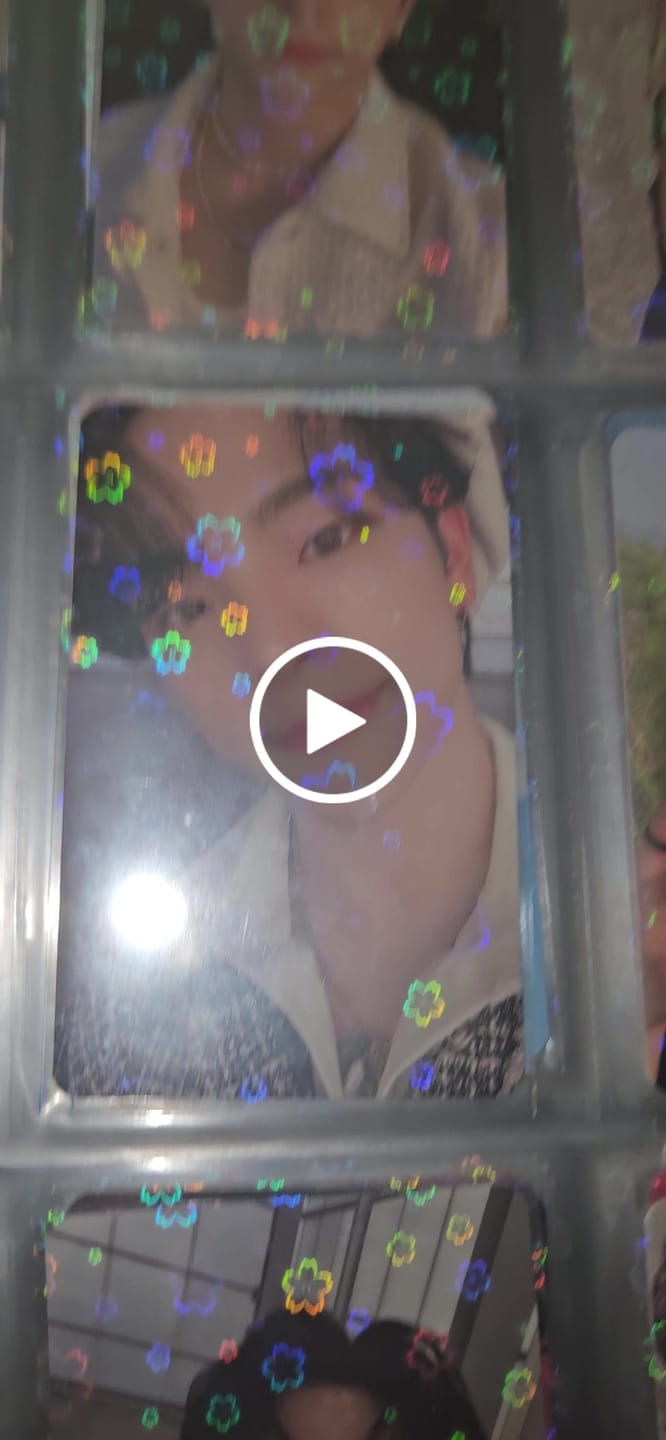 Customer video review of PREMIUM HOLOGRAPHIC PHOTOCARD SLEEVES - SAKURA VERSION