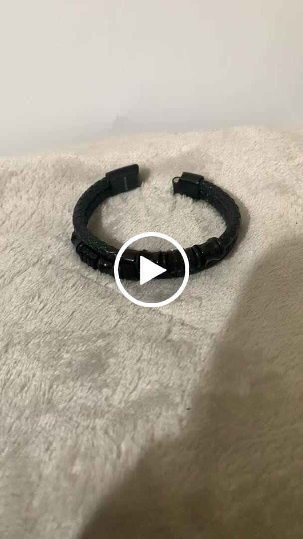 Customer video review of Lederarmband "Spirit"