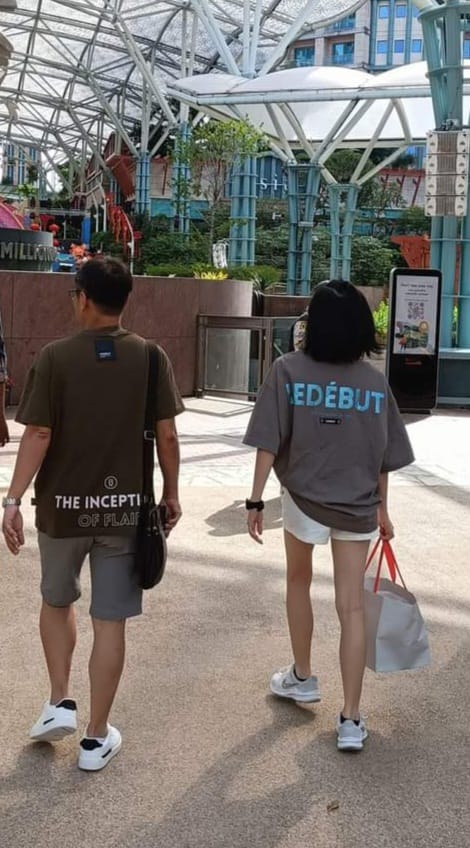 Customer photo review of Unisex Center Embroidery with Ledebut Pearl Print Oversized Tee