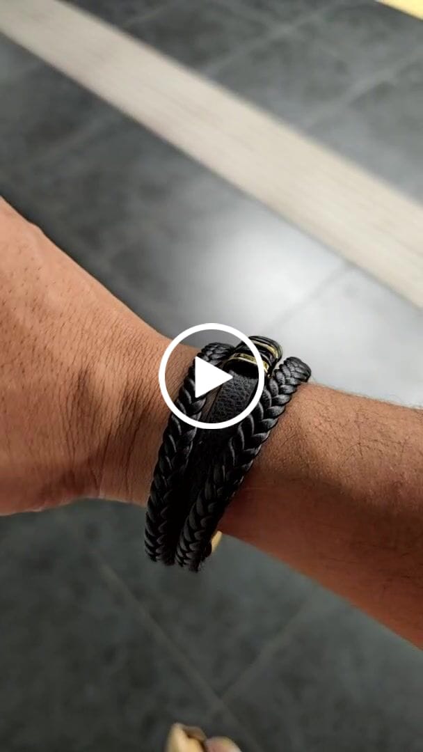 Customer video review of Lederarmband "Glory"