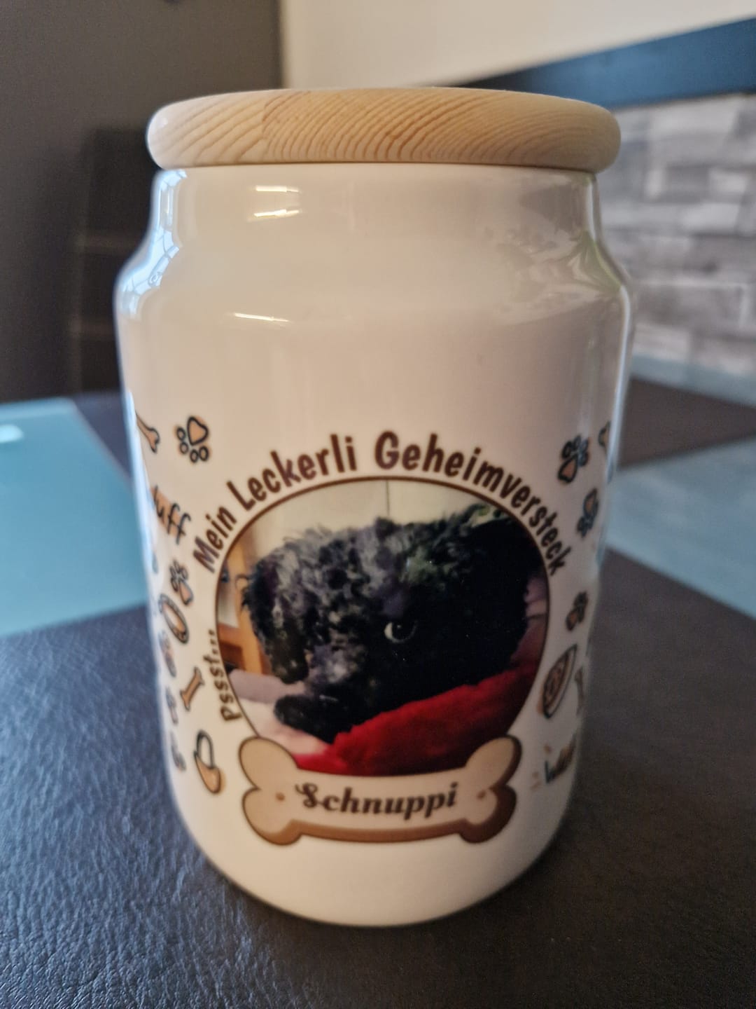 Customer photo review of Leckerli Geheimversteck - Individuelle Leckerlidose