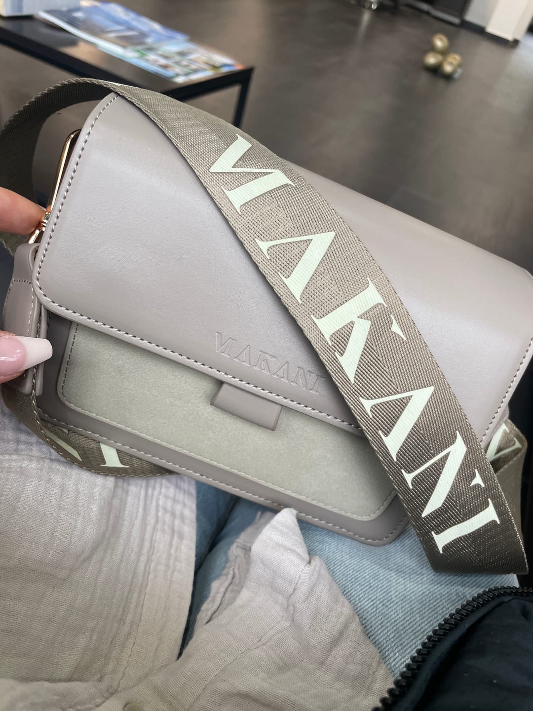 Customer photo review of VALDA - TAUPE