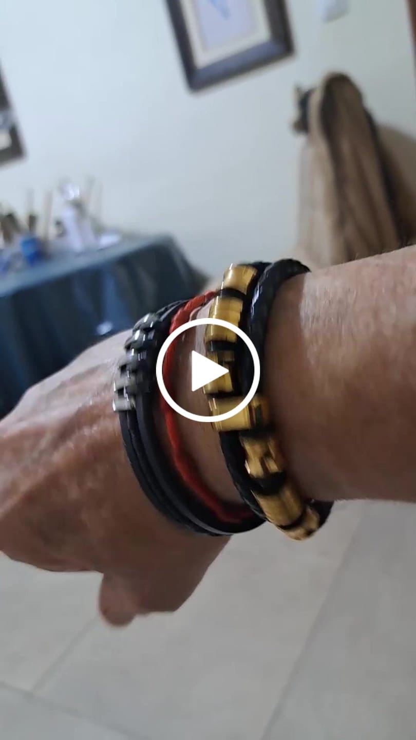 Customer video review of Lederarmband "Spirit"