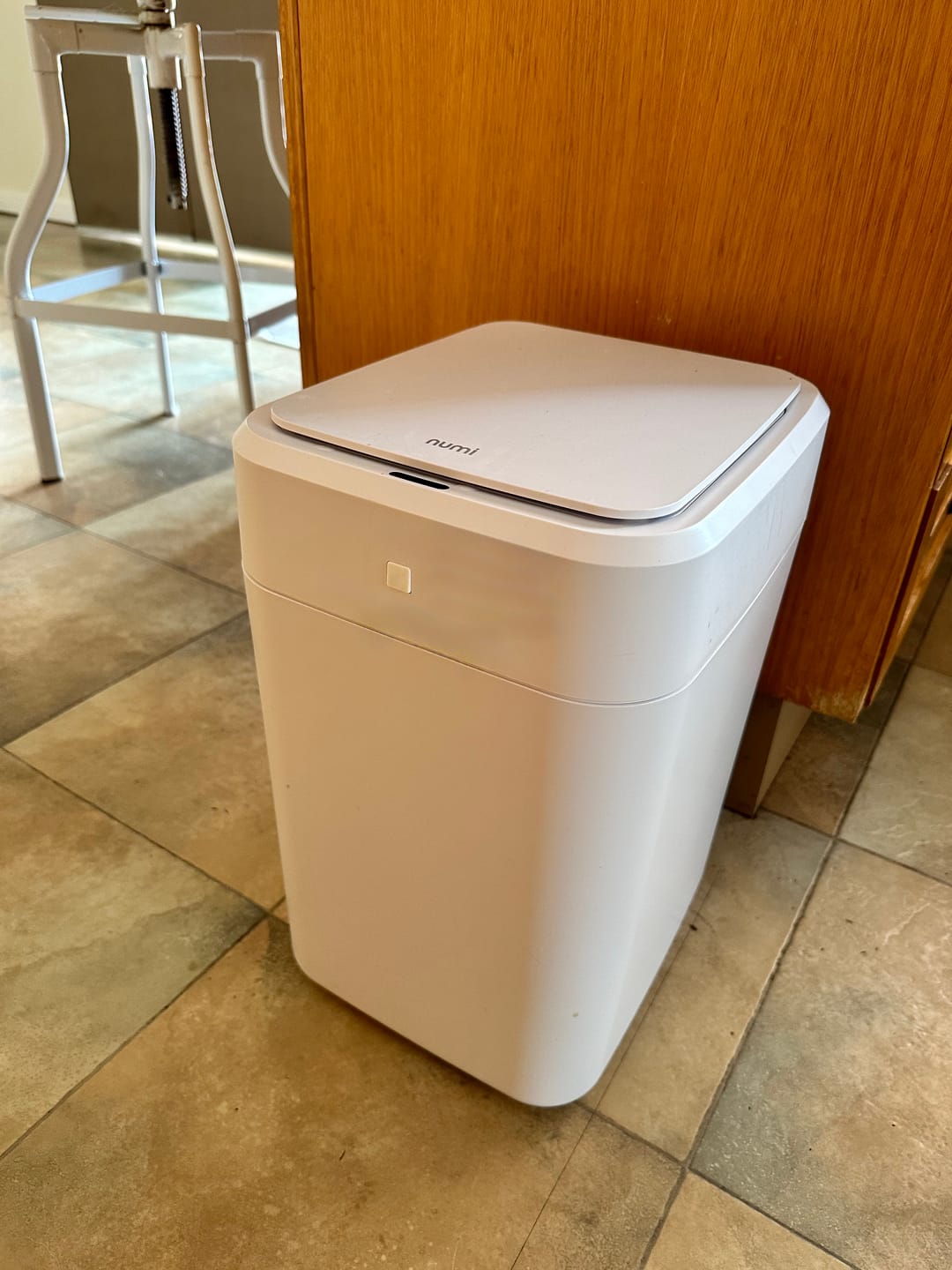 Customer photo review of Numi B1 Self-Sealing Self-Changing Smart Bin
