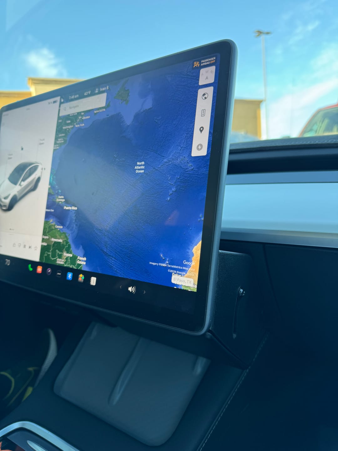 Customer photo review of TPARTS Hidden Magnetic (Under Screen) Storage Box for Tesla Model 3 & Model Y