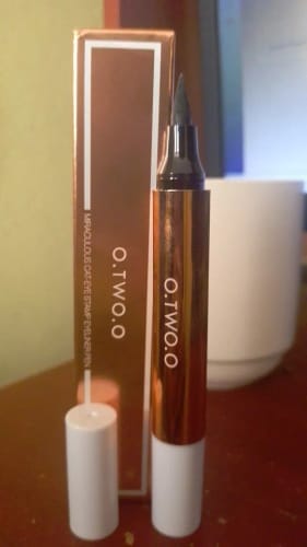 Customer photo review of O.TWO.O CAT-EYE STAMP EYELINER