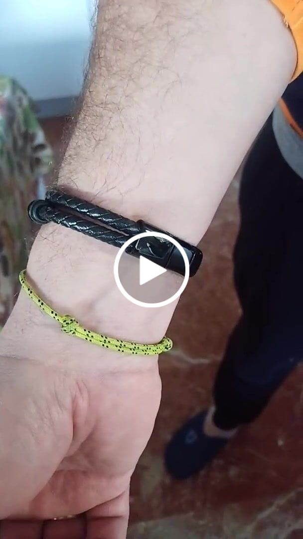 Customer video review of Lederarmband "Spirit"