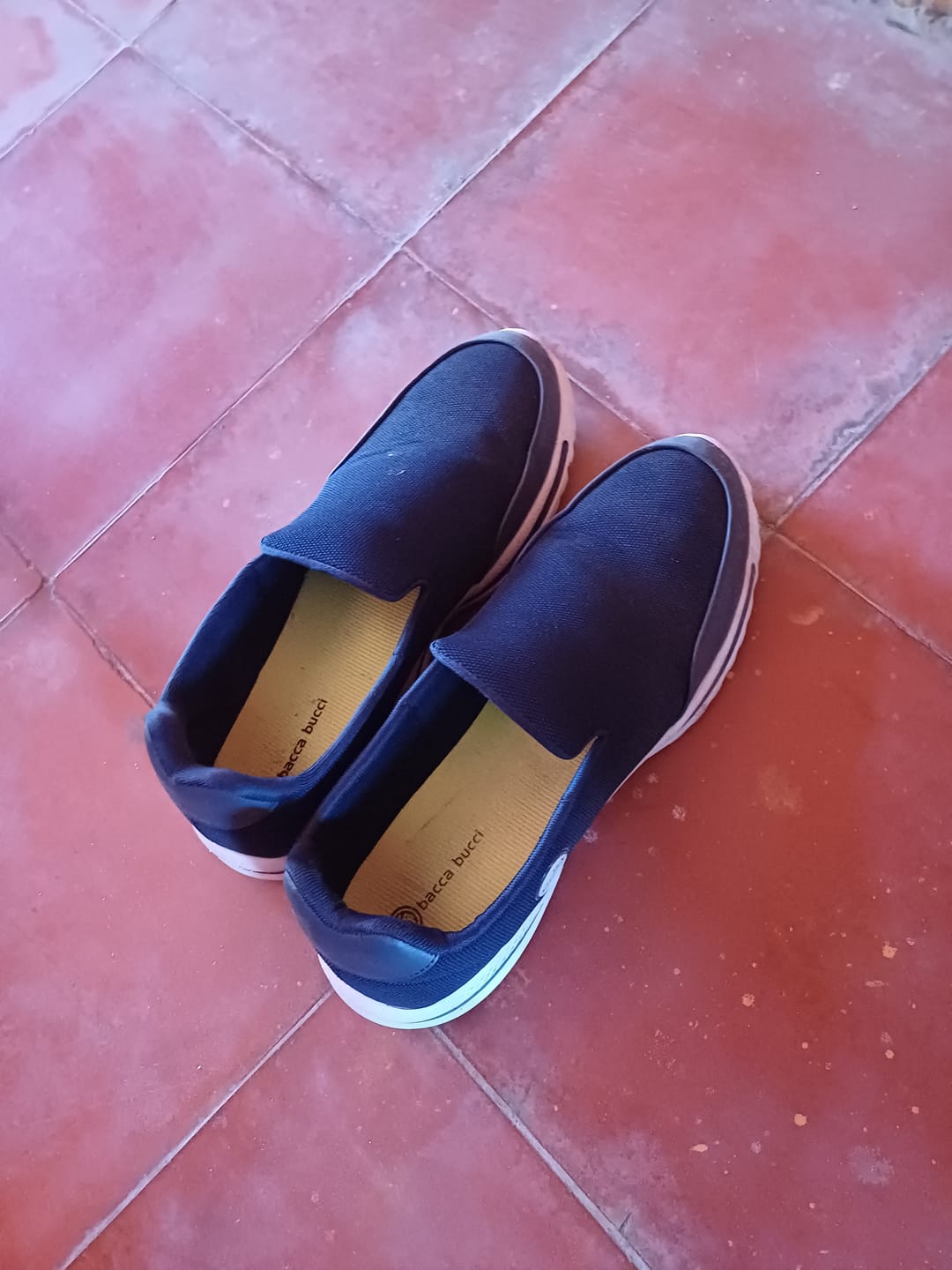 Customer photo review of Bacca Bucci Men's Comfortable Lightweight Walking Shoes